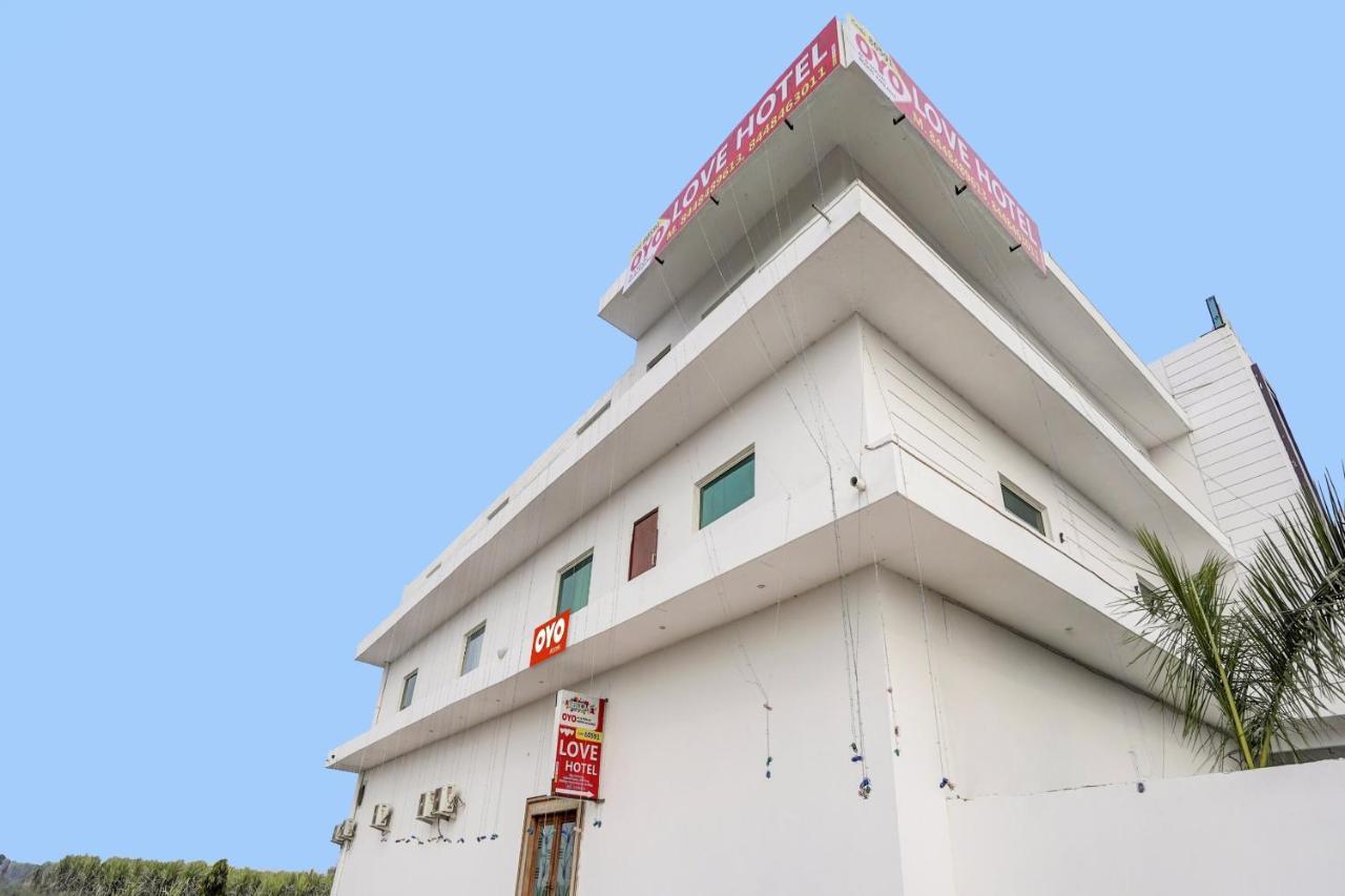 Collection O Love Garden Hotell Ghaziabad Exteriör bild