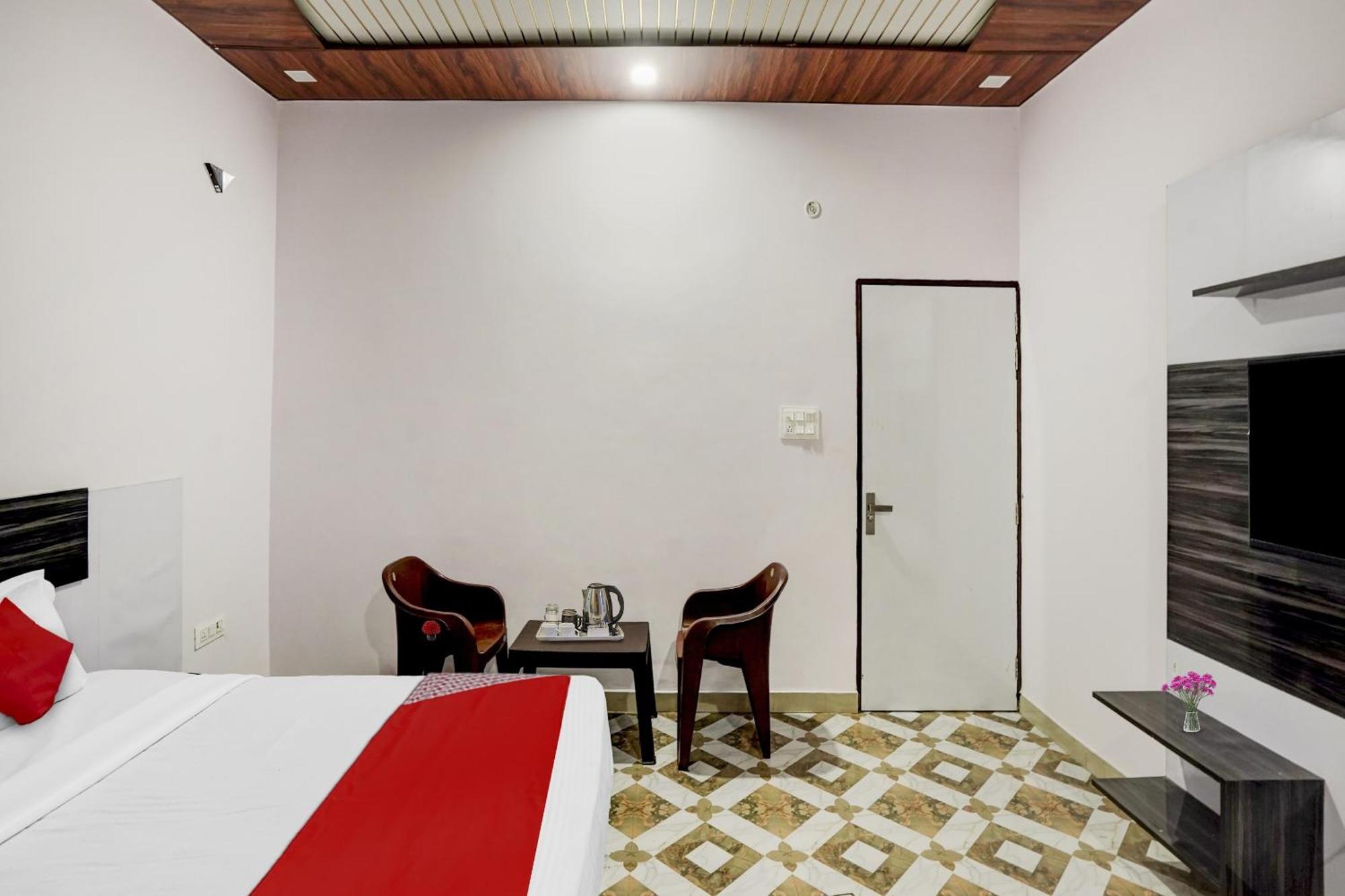 Collection O Love Garden Hotell Ghaziabad Exteriör bild