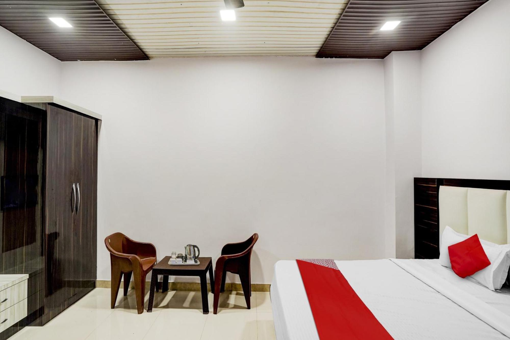 Collection O Love Garden Hotell Ghaziabad Exteriör bild