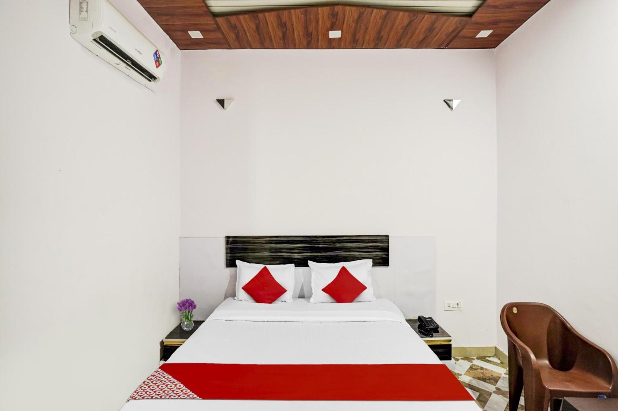 Collection O Love Garden Hotell Ghaziabad Exteriör bild