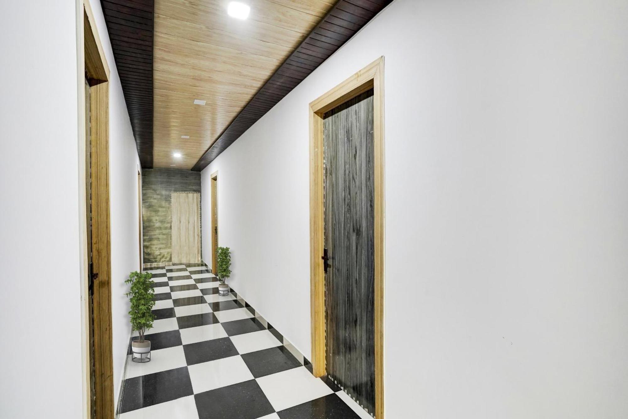 Collection O Love Garden Hotell Ghaziabad Exteriör bild